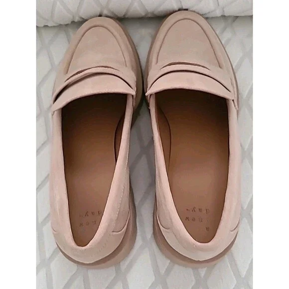 NWOT A New Day Tan Women's CHUNKY Faux Suede Penny Loafer Lug Sole Size 8 - Picture 6 of 8